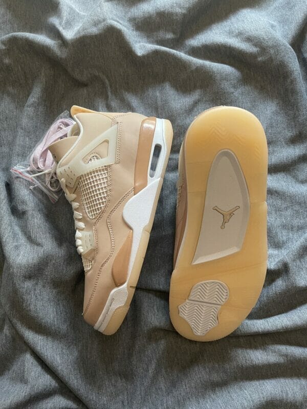 Air Jordan 4 Retro ‘Shimmer’