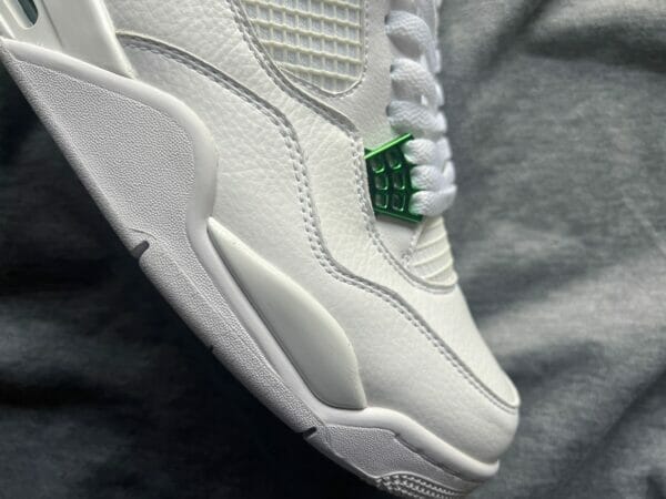 Air Jordan 4 Retro ‘Green Metallic’