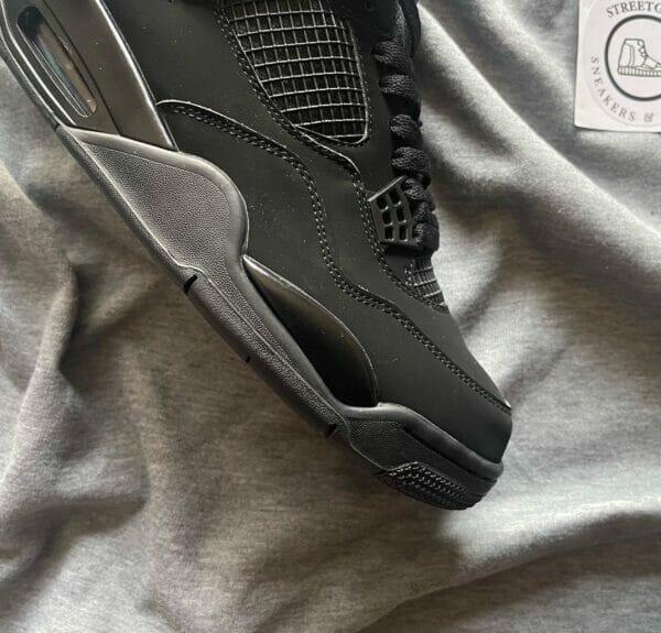 Air Jordan 4 Retro ‘Black Cat’
