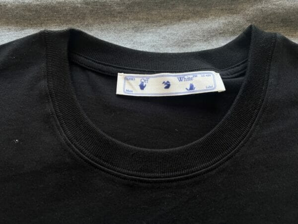 Off-White Marker Vertebrae Arrow Print