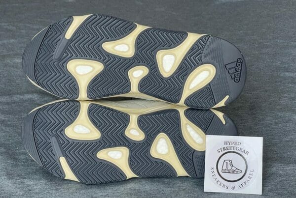 Yeezy Boost 700 Analog