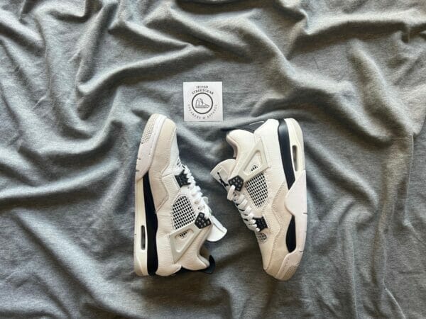 Air Jordan 4 Retro ‘Military Black’
