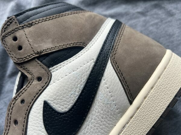 Air Jordan 1 High Retro x Travis Scott