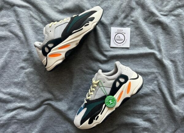 Adidas Yeezy Boosr 700 Wave Runner