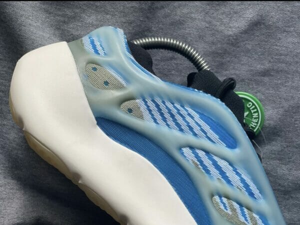Yeezy 700 V3 Azareth
