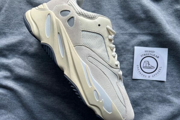 Yeezy Boost 700 Analog
