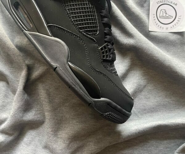 Air Jordan 4 Retro ‘Black Cat’