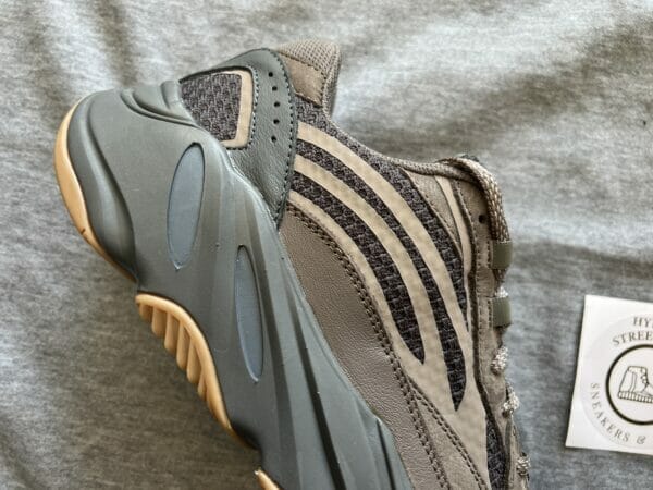 Yeezy 700 ‘GEODE’