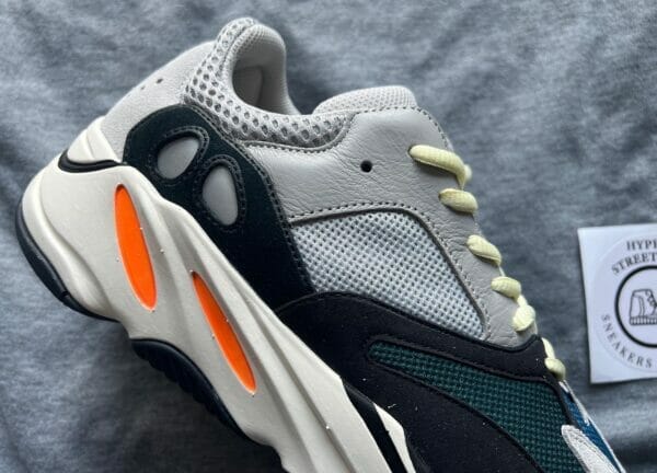 Adidas Yeezy Boosr 700 Wave Runner