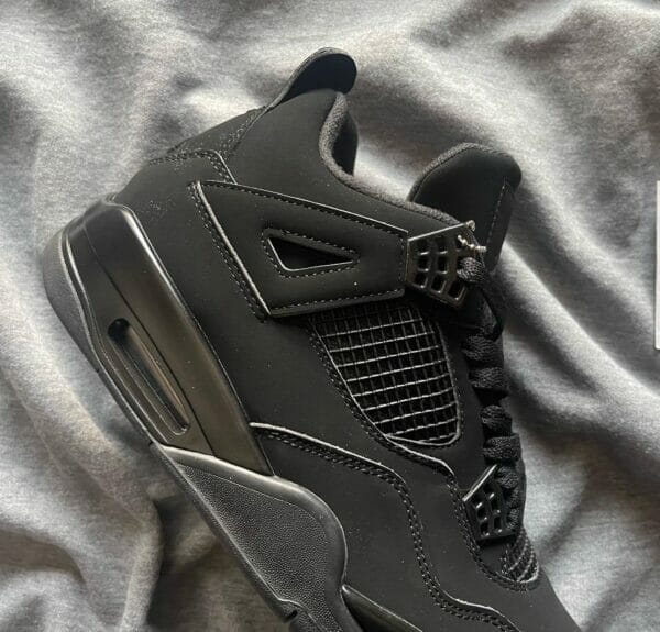 Air Jordan 4 Retro ‘Black Cat’