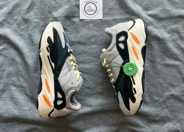 Adidas Yeezy Boosr 700 Wave Runner