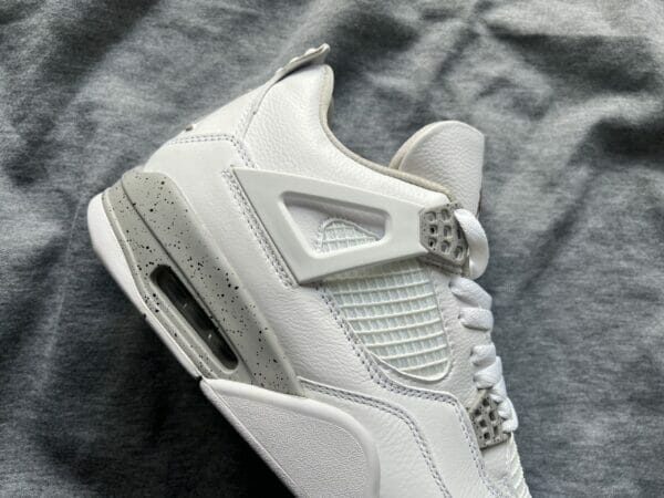 Air Jordan 4 Retro ‘White Oreo’