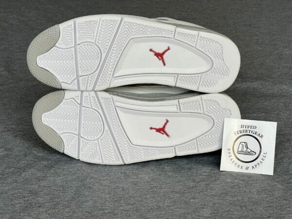 Air Jordan 4 Retro ‘White Oreo’