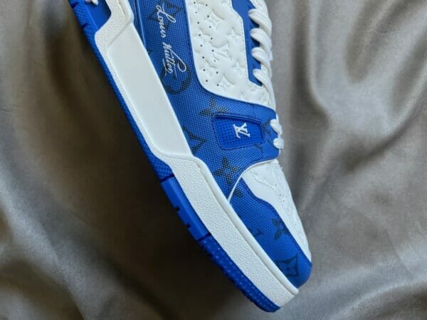9A3DFCEB-FAA4-431F-BC73-8DEEE6A2E1E7 Louis Vuitton Blue Trainers