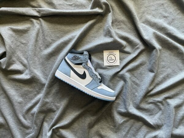Nike Air Jordan 1 ‘University Blue’
