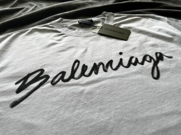 Balenciaga Cursive Logo-print T-shirt (On hand)