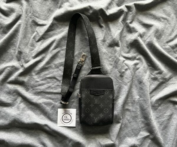 LV OUTDOOR SLINGBAG