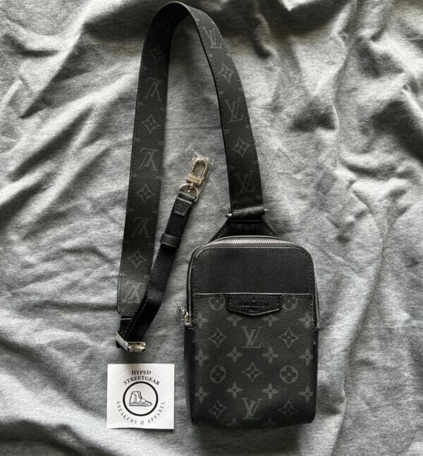 LV OUTDOOR SLINGBAG
