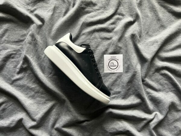 Alexander McQueen Black/White Sneaker