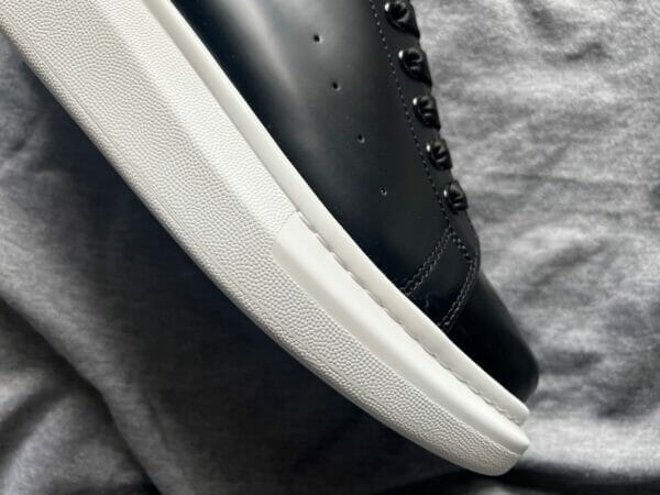 Alexander McQueen Black/White Sneaker