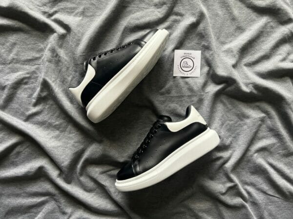 Alexander McQueen Black/White Sneaker