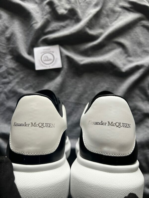 Alexander McQueen Black/White Sneaker