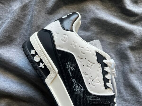 Louis Vuitton Black/White Trainers