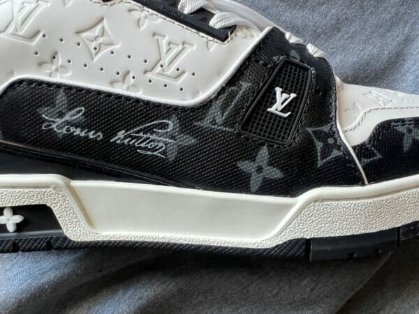 Louis Vuitton Black/White Trainers