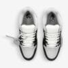 Off-White Sneaker