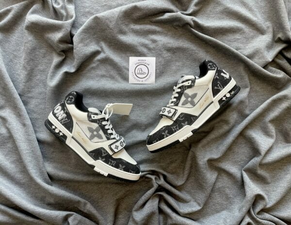 Louis Vuitton Black/White Trainers