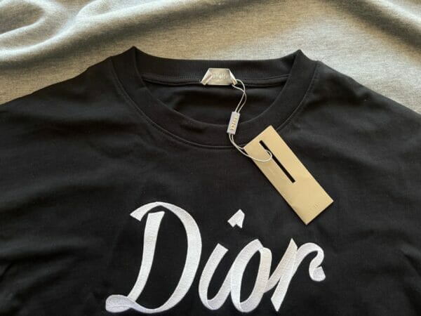 Dior ブラック Tシャツ ロゴ 47 Dior 47 Black T-Shirt – Hypedstreetgear Apparel