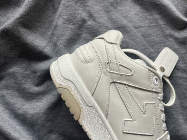 Off-White Out of the office Sneaker