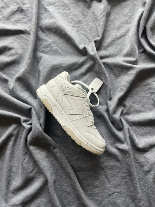 Off-White Out of the office Sneaker