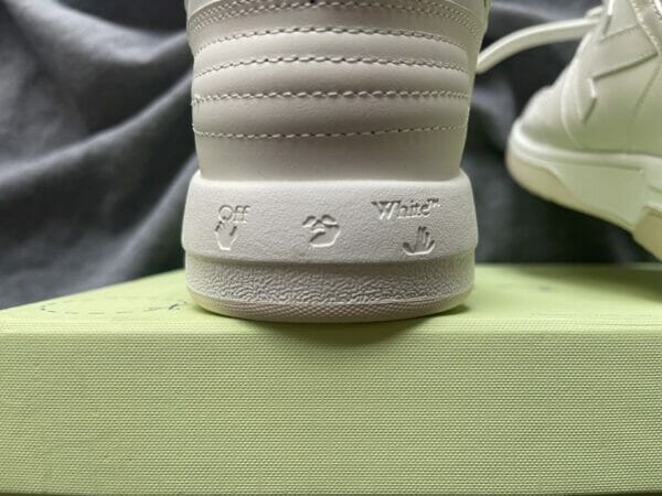 Off-White Out of the office Sneaker
