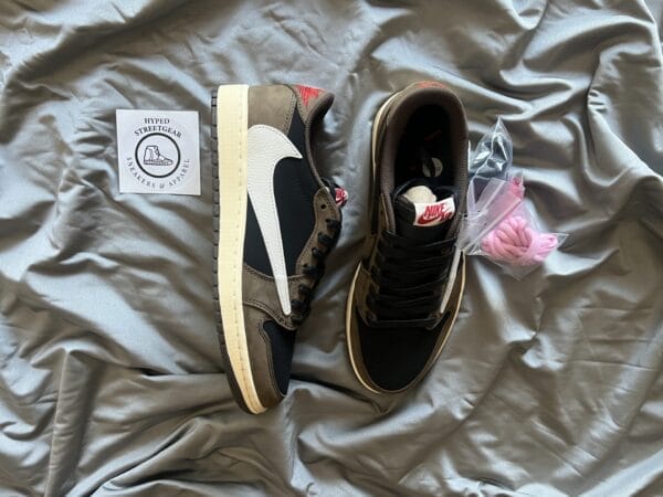 Air Jordan 1 Low Travis Scott