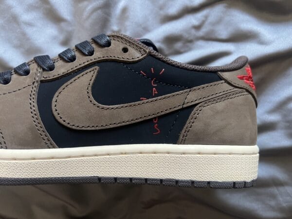 Air Jordan 1 Low Travis Scott
