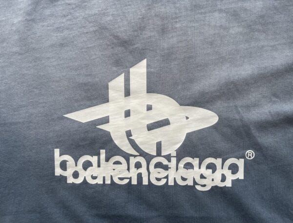 Balenciaga  T-Shirt