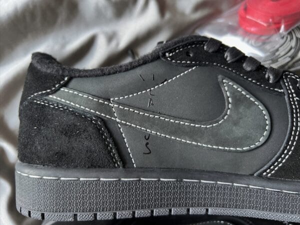 Air Jordan 1 Low Travis Scott “Phantom”
