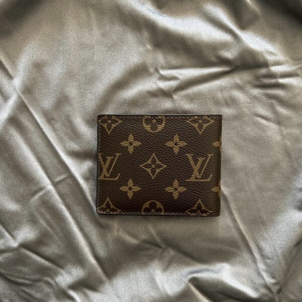 Louis Vuitton Monogram Wallet (OH)